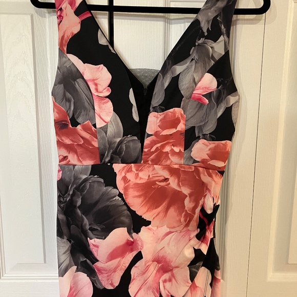 Le Chateau Floral Plunging Neck Gown - Black Floral - Picture 3 of 5